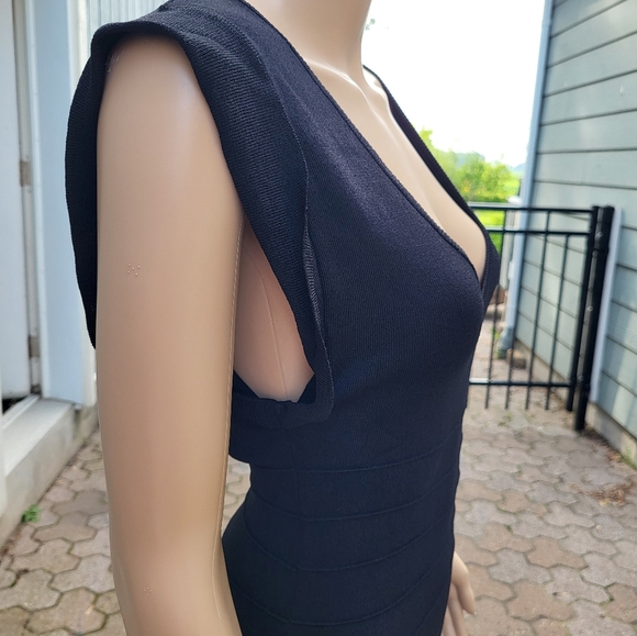 BLACK DRESS - Picture 3 of 7